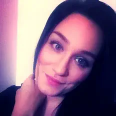Noelle Roseを聴いたり、ミュージックビデオを鑑賞したり、経歴やツアー日程などを確認したりしましょう！