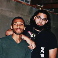 Shaadji सुनें, म्यूज़िक वीडियो देखें, बायो पढ़ें, दौरे की तारीखें और बहुत कुछ देखें!