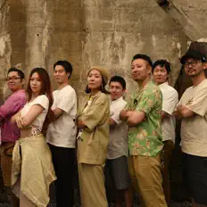 Dengarkan Cats & SeaSide Village, tonton video musik, baca bio, lihat tanggal tur & lainnya!