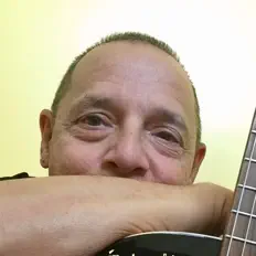 Michael Sandy Petersを聴いたり、ミュージックビデオを鑑賞したり、経歴やツアー日程などを確認したりしましょう！