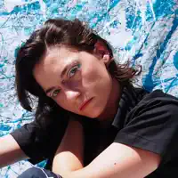 Ascolta undefined, guarda video musicali, leggi la biografia, vedi le date del tour & altro!