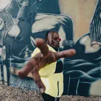 Escucha a undefined, mira videos musicales, lee su biografía, consulta las fechas de las gira y más.