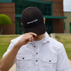 聆聽 d-lessa、觀看音樂影片、閱讀小傳、查看巡演日期等！