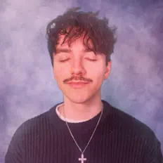 聆聽 Snacktoast、觀看音樂影片、閱讀小傳、查看巡演日期等！