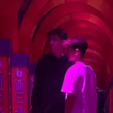 Écoutez J Walkers, regardez des vidéoclips, lisez la biographie, consultez les dates de tournée et plus encore !