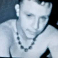 Poslechněte si interpreta undefined, sledujte hudební videa, přečtěte si životopis, podívejte se na data turné a další informace.