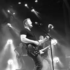 Écoutez Matt Aakre and the Dirty Little Secret, regardez des vidéoclips, lisez la biographie, consultez les dates de tournée et plus encore !