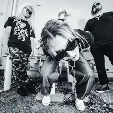 Dengarkan We Are PIGS, tonton video musik, baca bio, lihat tanggal tur & lainnya!