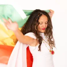Ouve Marilana Ras Dumpling, vê vídeos de música, lê a biografia, vê as datas da digressão e muito mais!