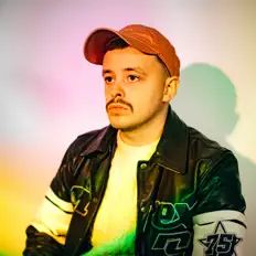Poslechněte si interpreta Luke RV, sledujte hudební videa, přečtěte si životopis, podívejte se na data turné a další informace.