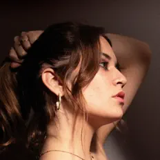 Dengarkan Daniela De Izcue, tonton video musik, baca bio, lihat tanggal tur & lainnya!