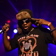 Poslechněte si interpreta Airborne Bishop, sledujte hudební videa, přečtěte si životopis, podívejte se na data turné a další informace.