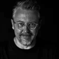 Dengarkan TOBE3, tonton video musik, baca bio, lihat tanggal tur & lainnya!