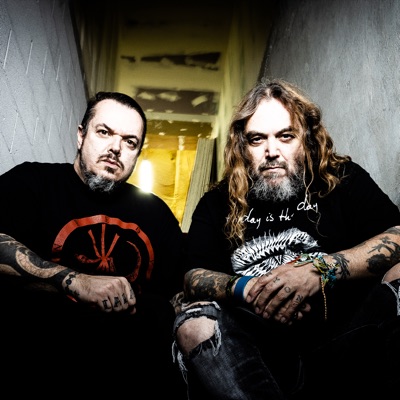 Hör dir Cavalera Conspiracy an, schau dir Musikvideos an, lies die Biografie, finde Tourdaten und mehr!