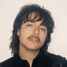 Aon Brasi을(를) 듣고, 뮤직 비디오를 보고, 약력을 읽고, 투어 일정 등을 확인하세요!