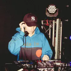 Listen to NIKITAIDISYUDA, watch music videos, read bio, see tour dates & more!
