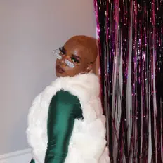 Escucha a KY The Gemini, mira videos musicales, lee su biografía, consulta las fechas de las gira y más.