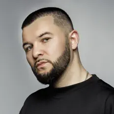 Poslechněte si interpreta Fortroyalbeatz, sledujte hudební videa, přečtěte si životopis, podívejte se na data turné a další informace.