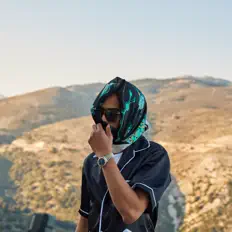 Ouve Light, vê vídeos de música, lê a biografia, vê as datas da digressão e muito mais!