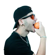 Hör dir Krooty an, schau dir Musikvideos an, lies die Biografie, finde Tourdaten und mehr!