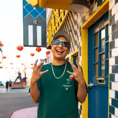 收听 Slim9ine5ive、观看音乐视频、阅读小传、查看巡演日期等 ！