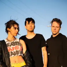 Dengarkan Drugs Cosmetics, tonton video musik, baca bio, lihat tanggal tur & lainnya!