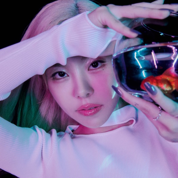 Whee In's avatar