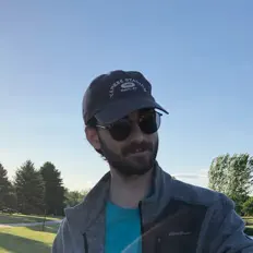 Hör dir Jake Gino an, schau dir Musikvideos an, lies die Biografie, finde Tourdaten und mehr!