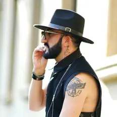 Ouça Saba Saphareli, assista a videoclipes, leia a biografia, veja as datas das turnês e mais!