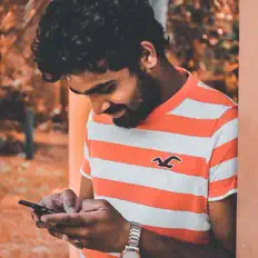 Ascolta Dilusha Lakmal, guarda video musicali, leggi la biografia, vedi le date del tour & altro!