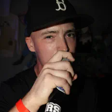 Luister naar Kryptic, bekijk muziekvideo's, lees de bio, bekijk de tourdata, en meer!