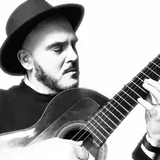 Ascolta Matthew Sear, guarda video musicali, leggi la biografia, vedi le date del tour & altro!