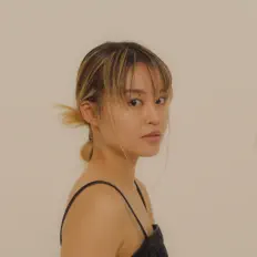收听 Nanami、观看音乐视频、阅读小传、查看巡演日期等 ！