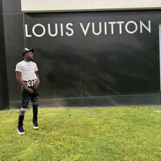 Écoutez Domanii, regardez des vidéoclips, lisez la biographie, consultez les dates de tournée et plus encore !