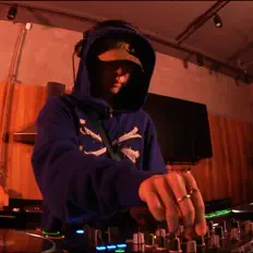 Luister naar Lemac, bekijk muziekvideo's, lees de bio, bekijk de tourdata, en meer!