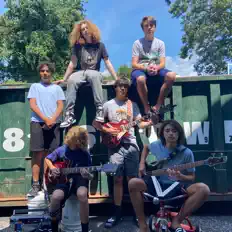 Hör dir Element 88 an, schau dir Musikvideos an, lies die Biografie, finde Tourdaten und mehr!