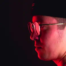 Poslechněte si interpreta Nerdskull, sledujte hudební videa, přečtěte si životopis, podívejte se na data turné a další informace.