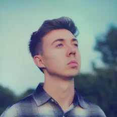 聆聽 Ciaran Austin、觀看音樂影片、閱讀小傳、查看巡演日期等！