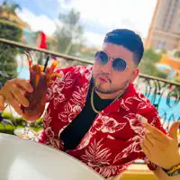 undefined सुनें, म्यूज़िक वीडियो देखें, बायो पढ़ें, दौरे की तारीखें और बहुत कुछ देखें!