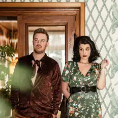 Dengarkan Wohnzimmertouristen, tonton video musik, baca bio, lihat tanggal tur & lainnya!