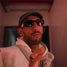 Caprice सुनें, म्यूज़िक वीडियो देखें, बायो पढ़ें, दौरे की तारीखें और बहुत कुछ देखें!