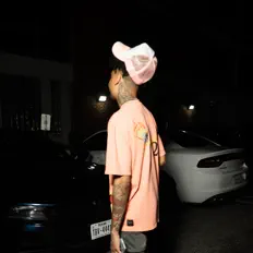 聆聽 D-Raww、觀看音樂影片、閱讀小傳、查看巡演日期等！