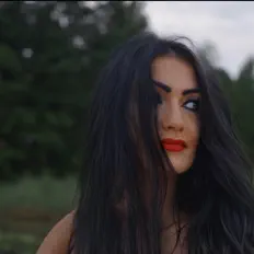 Escucha a Linda Brasle, mira videos musicales, lee su biografía, consulta las fechas de las gira y más.