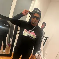 聆聽 Hadiway Freaky、觀看音樂影片、閱讀小傳、查看巡演日期等！