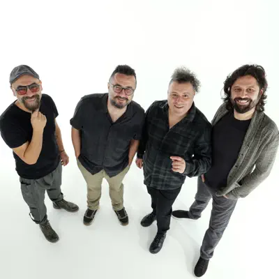 Listen to Daniska, watch music videos, read bio, see tour dates & more!