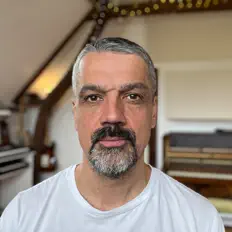 聆聽 Markus Reyhani、觀看音樂影片、閱讀小傳、查看巡演日期等！