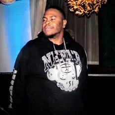 CrisAkaDaOnlyCris सुनें, म्यूज़िक वीडियो देखें, बायो पढ़ें, दौरे की तारीखें और बहुत कुछ देखें!