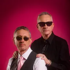 Listen to DE SVEYNES, watch music videos, read bio, see tour dates & more!