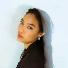 Listen to Kalya Islamadina, watch music videos, read bio, see tour dates & more!