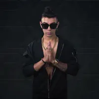 Ouça undefined, assista a videoclipes, leia a biografia, veja as datas das turnês e mais!